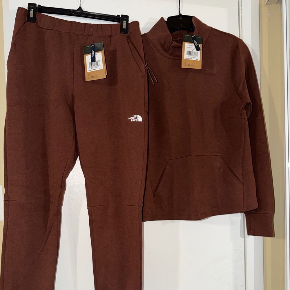 The North Face pants slim fit/ coupe slim & matching sweater sets